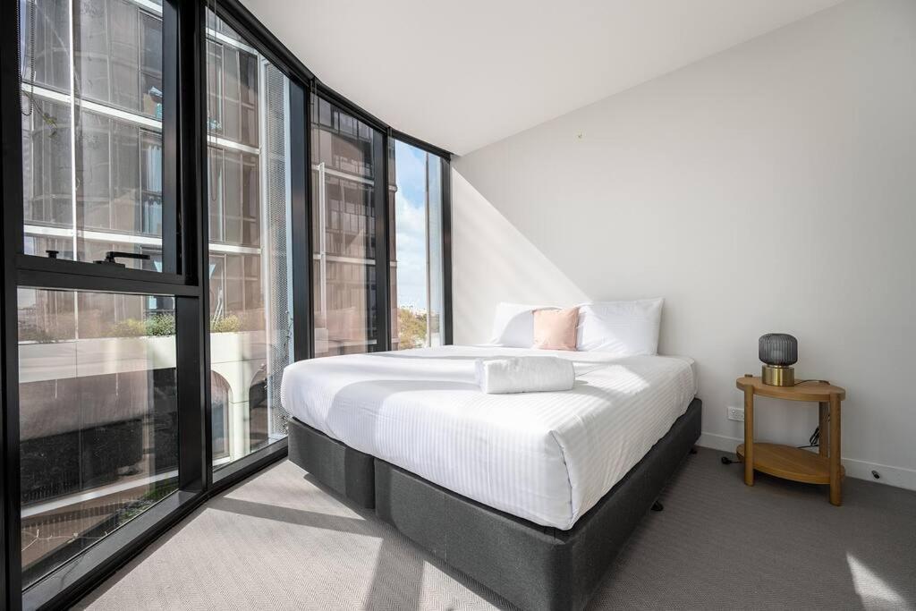 Nine Elm - Port 403 * Melbourne